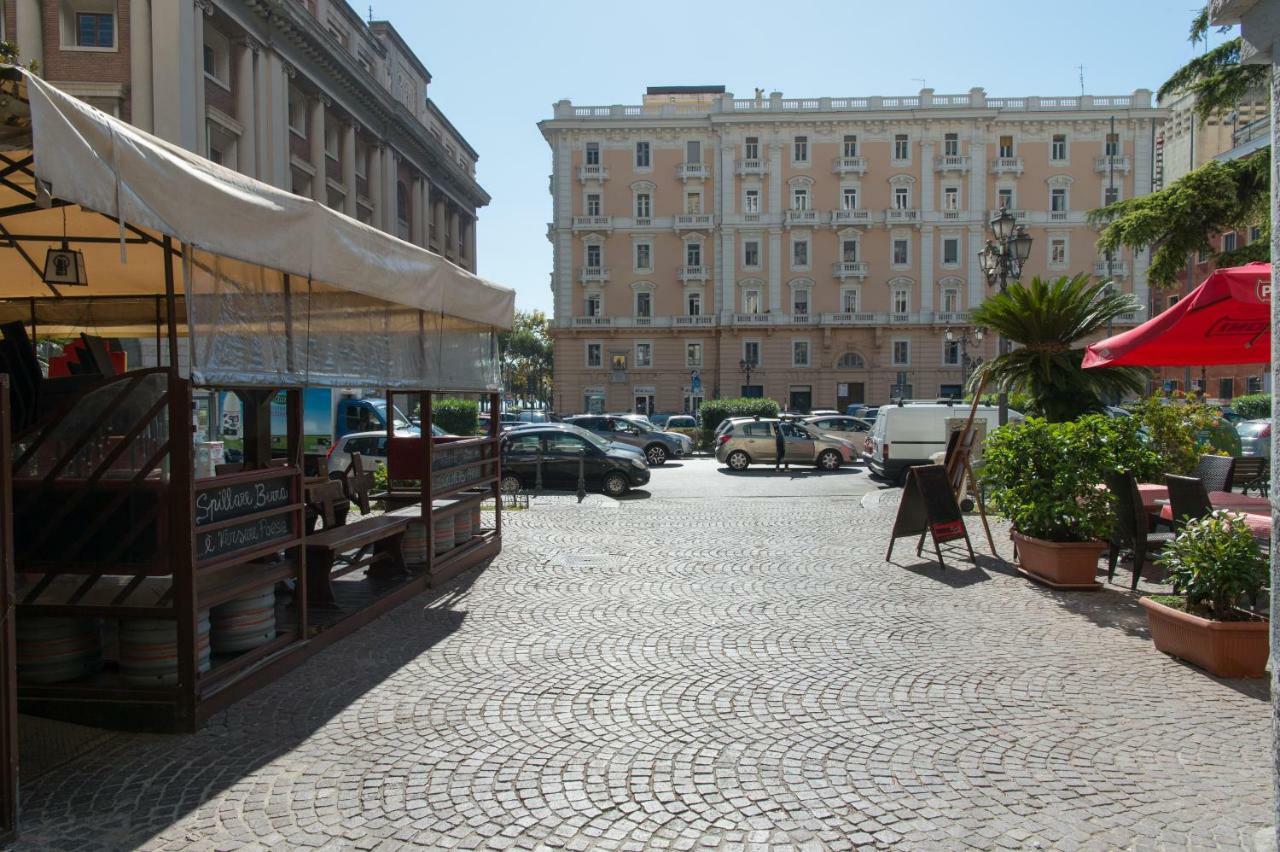 Casa Vacanza "Al Vicolo Delle Colonne" Salerno Ngoại thất bức ảnh