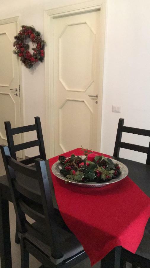 Casa Vacanza "Al Vicolo Delle Colonne" Salerno Ngoại thất bức ảnh