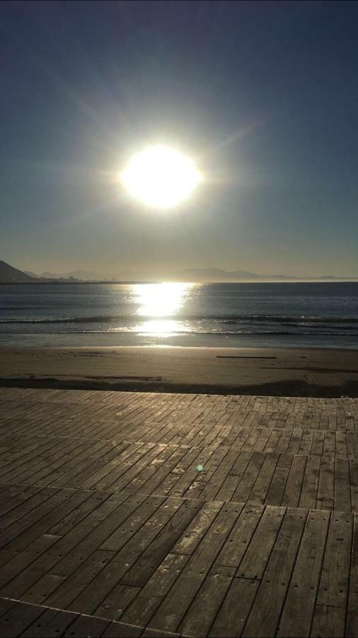 Casa Vacanza "Al Vicolo Delle Colonne" Salerno Ngoại thất bức ảnh