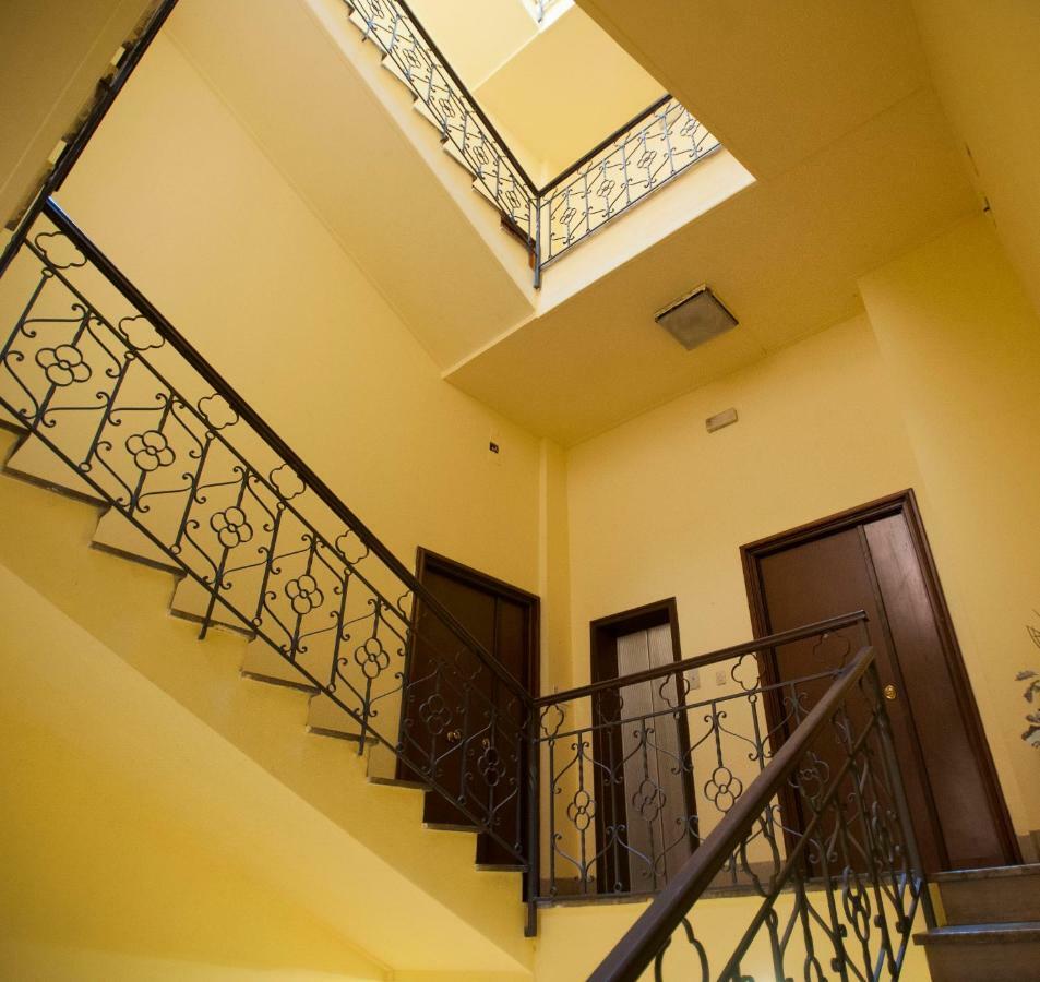 Casa Vacanza "Al Vicolo Delle Colonne" Salerno Ngoại thất bức ảnh