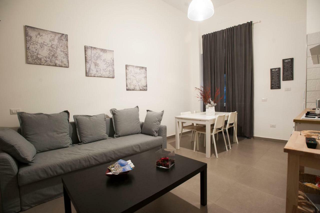 Casa Vacanza "Al Vicolo Delle Colonne" Salerno Ngoại thất bức ảnh