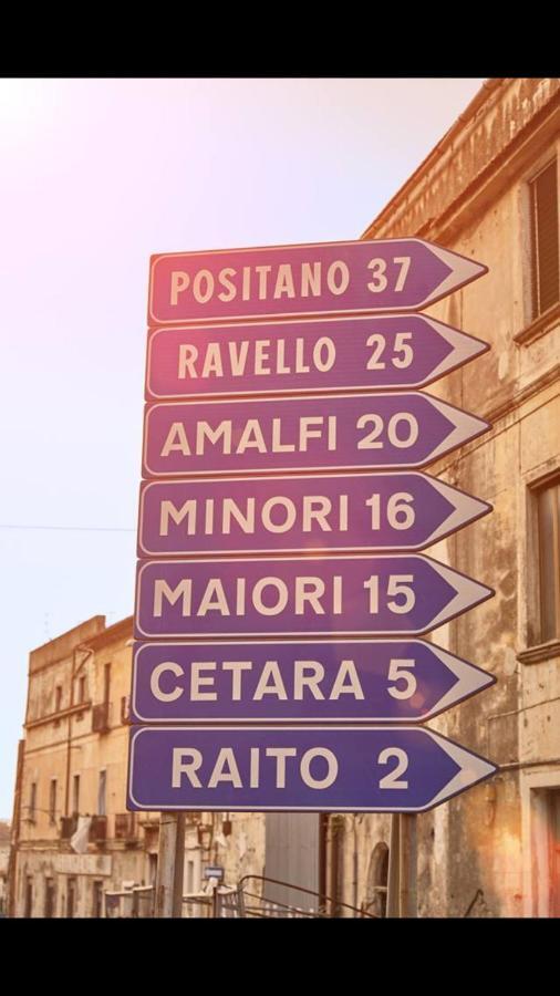 Casa Vacanza "Al Vicolo Delle Colonne" Salerno Ngoại thất bức ảnh